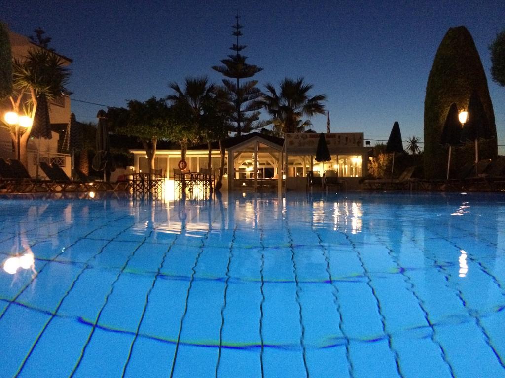 Nikolas Villas Appartments Hersonissos  Eksteriør billede