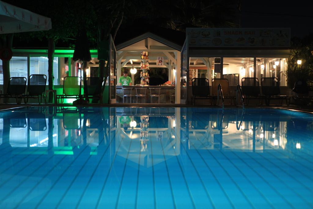 Nikolas Villas Appartments Hersonissos  Eksteriør billede